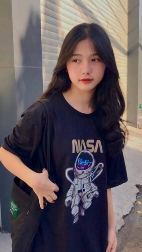 泳池裏強摁做開腿呻吟